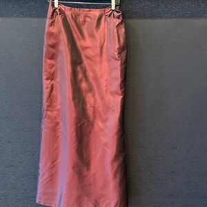 Elegant Satin Pencil Skirt in Plum Silk